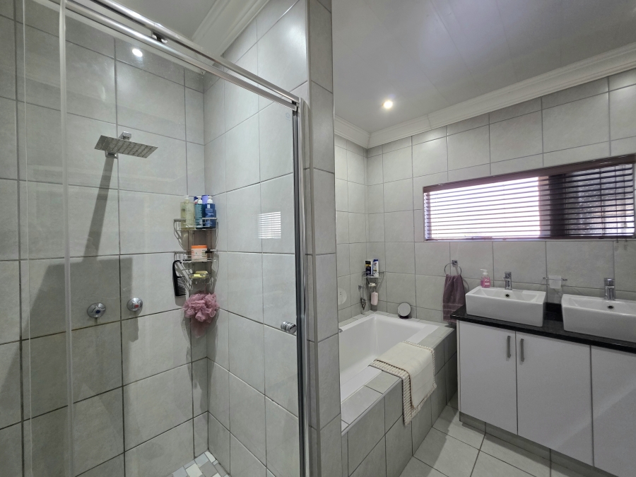 4 Bedroom Property for Sale in Jan Cillierspark Free State